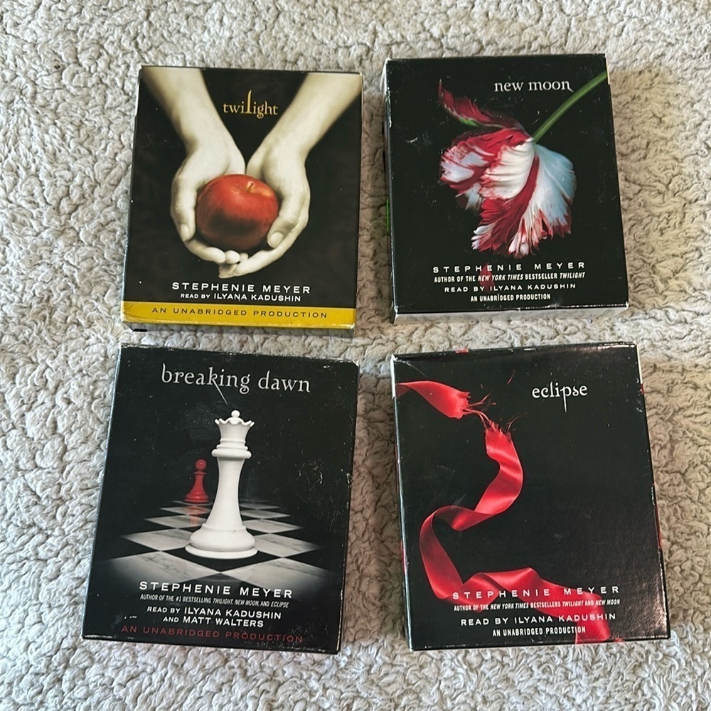 Stephanie Meyers The Twilight Saga Audiobook Bundle CD Disk Set Complete In Box